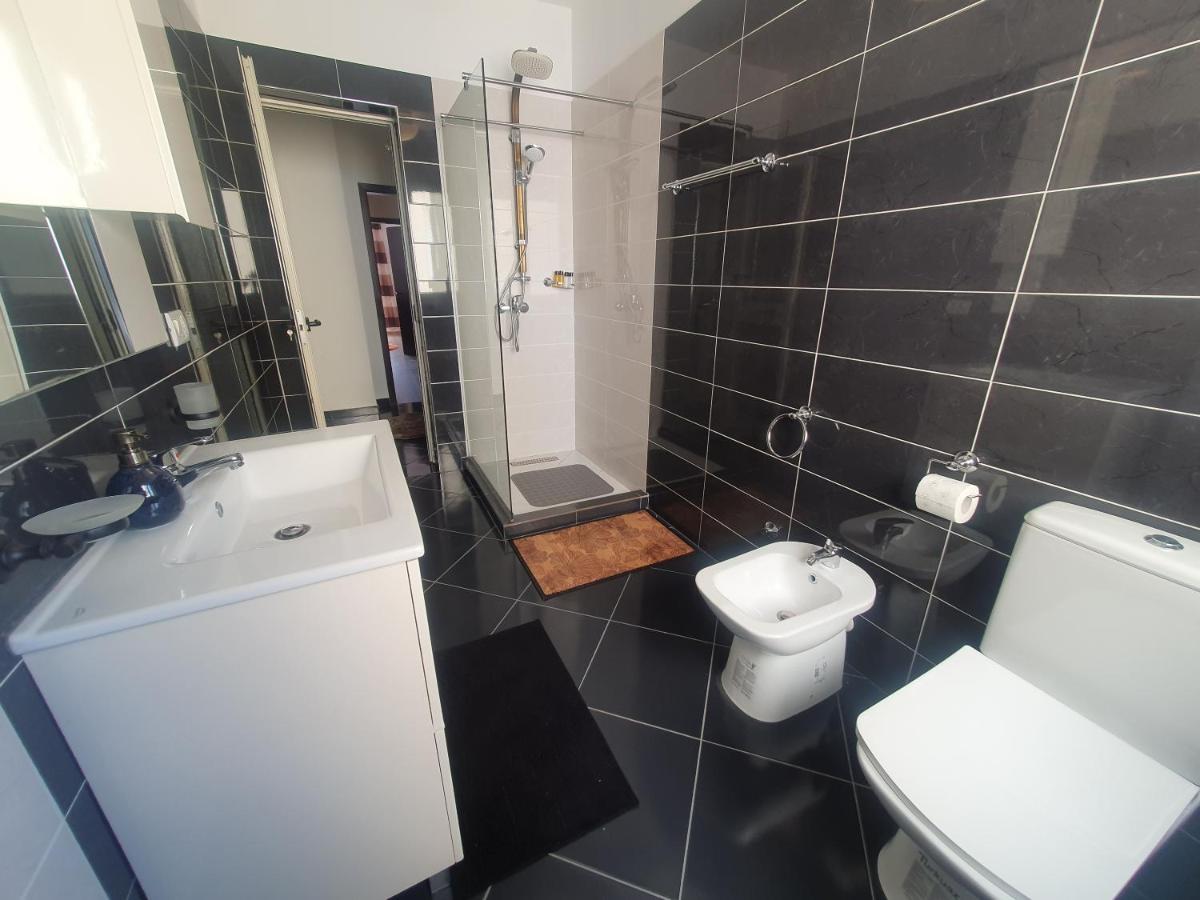Apartment In The Heart Of Tirana , Bllok ภายนอก รูปภาพ