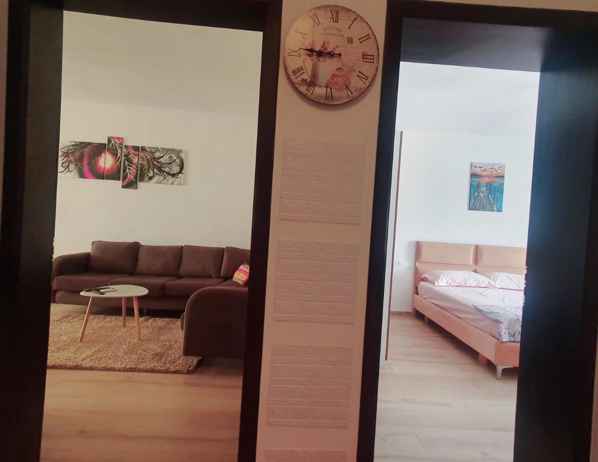 Apartment In The Heart Of Tirana , Bllok ภายนอก รูปภาพ