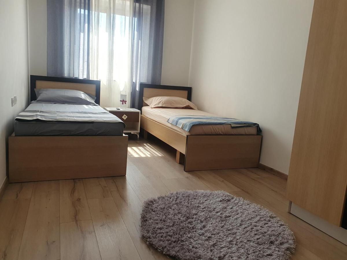 Apartment In The Heart Of Tirana , Bllok ภายนอก รูปภาพ