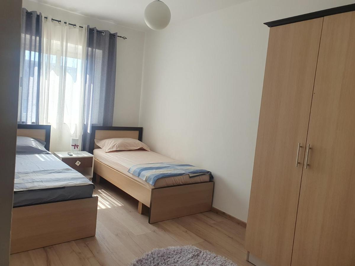 Apartment In The Heart Of Tirana , Bllok ภายนอก รูปภาพ