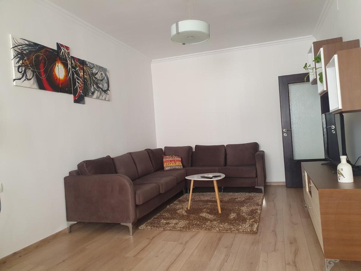 Apartment In The Heart Of Tirana , Bllok ภายนอก รูปภาพ