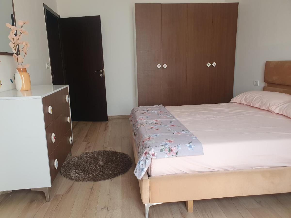 Apartment In The Heart Of Tirana , Bllok ภายนอก รูปภาพ
