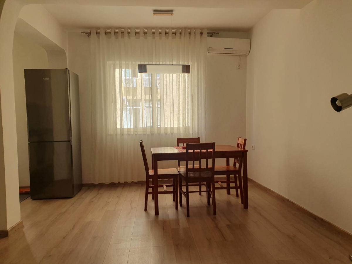 Apartment In The Heart Of Tirana , Bllok ภายนอก รูปภาพ